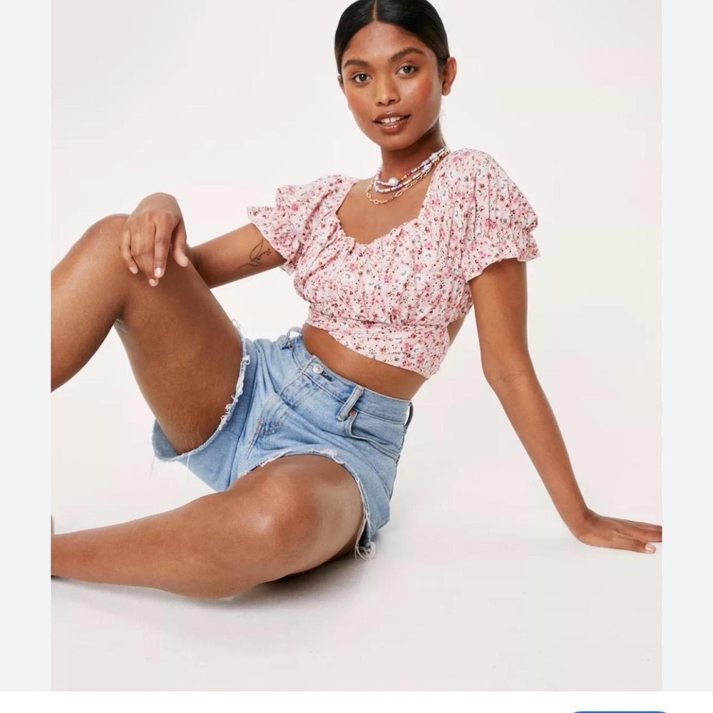 BNWT Nasty Gal Pink And Purple Floral Puff Sleeve Crop Top